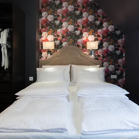 アパートホテル Amber Na Starym Miescie Adults Only 4*