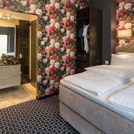 Amber Na Starym Miescie Adults Only Apartahotel 4*